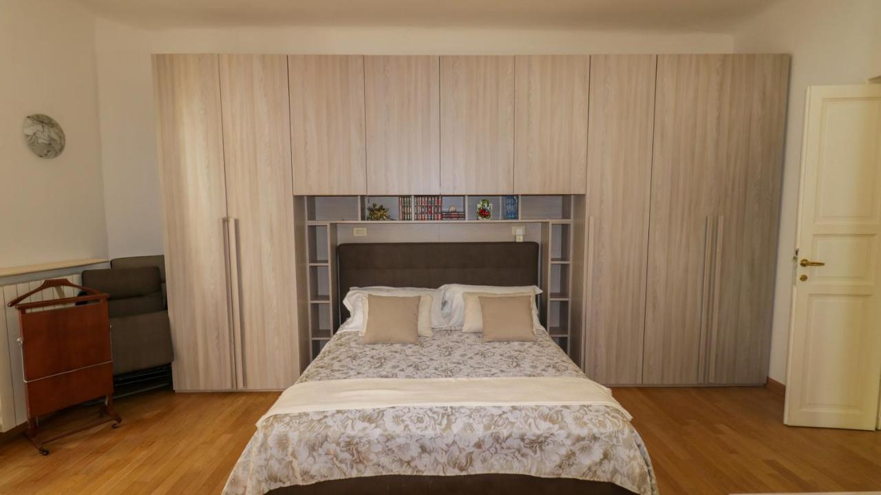 Apartment Sole, Terrazza, Centro Citta E Wi-fi Veloce! *