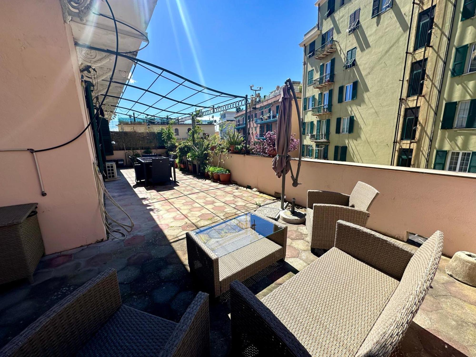 Sole, Terrazza, Centro Citta E Wi-fi Veloce! Genoa